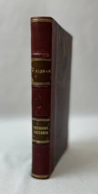 Dronning Victoria (Queen Victoria: A Biography) in Danish Leather Bound 1922 HC-image