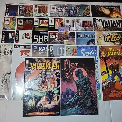Comic Book Lot Of 30 Valiant Vampirella Godzilla Power Rangers Hellboy-image