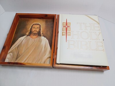 1971 ILLUSTRATED CATHOLIC LIFE EDITION, New American Bible, LEATHER BOUND In BOX-image