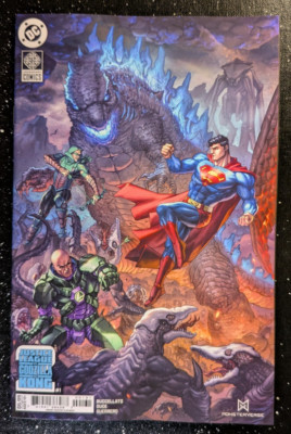 Justice League vs. Godzilla vs. Kong 2 #1 Alan Quah Card Stock Variant NM-image