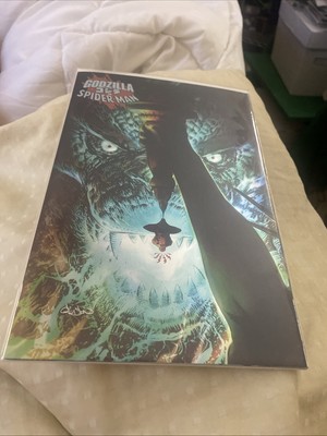 GODZILLA VS. SPIDER-MAN #1 PATRICK GLEASON FOIL VARIANT Cover B Comic 2025 NM+-image