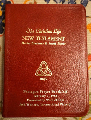RARE Christian Life New Testament Pentagon Prayer Breakfast Leather 1985-image