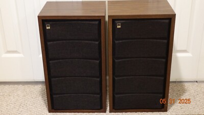 MINTY PAIR OF THE VINTAGE XP-65S FISHER SPEAKERS INCLUDES BROCHURE-image