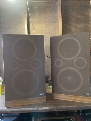Pair Of Fisher vintage Speakers Working-image