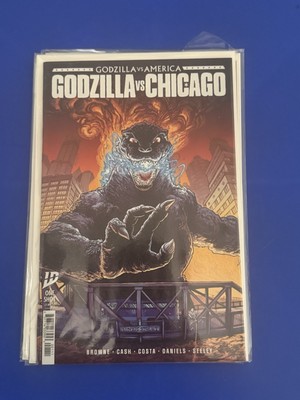 GODZILLA VS. AMERICA #1 VERSUS CHICAGO 1ST PRINT MAIN Cover A Comic 2025 NM+-image